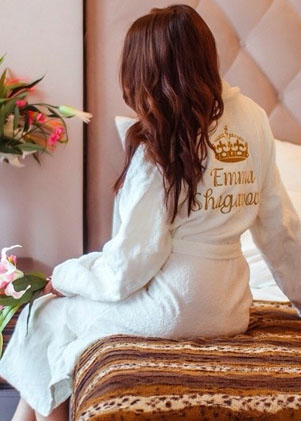 Женские махровые халаты с вышивкой Casual с капюшоном и без